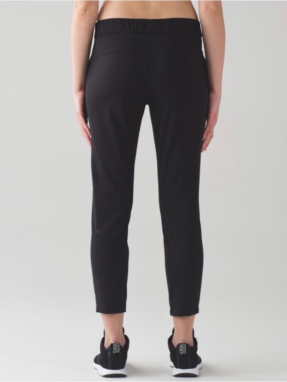 Lululemon | On the Fly Workout Pants | Black | Size 8 - Picture 3 of 6